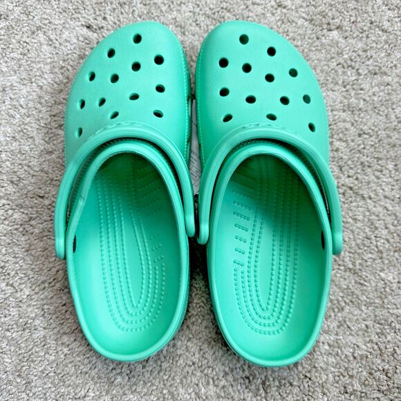 NWT Crocs Classic Clogs “Pistachio/Mint” Women’s 10 Men’s 8 - Picture 3 of 4